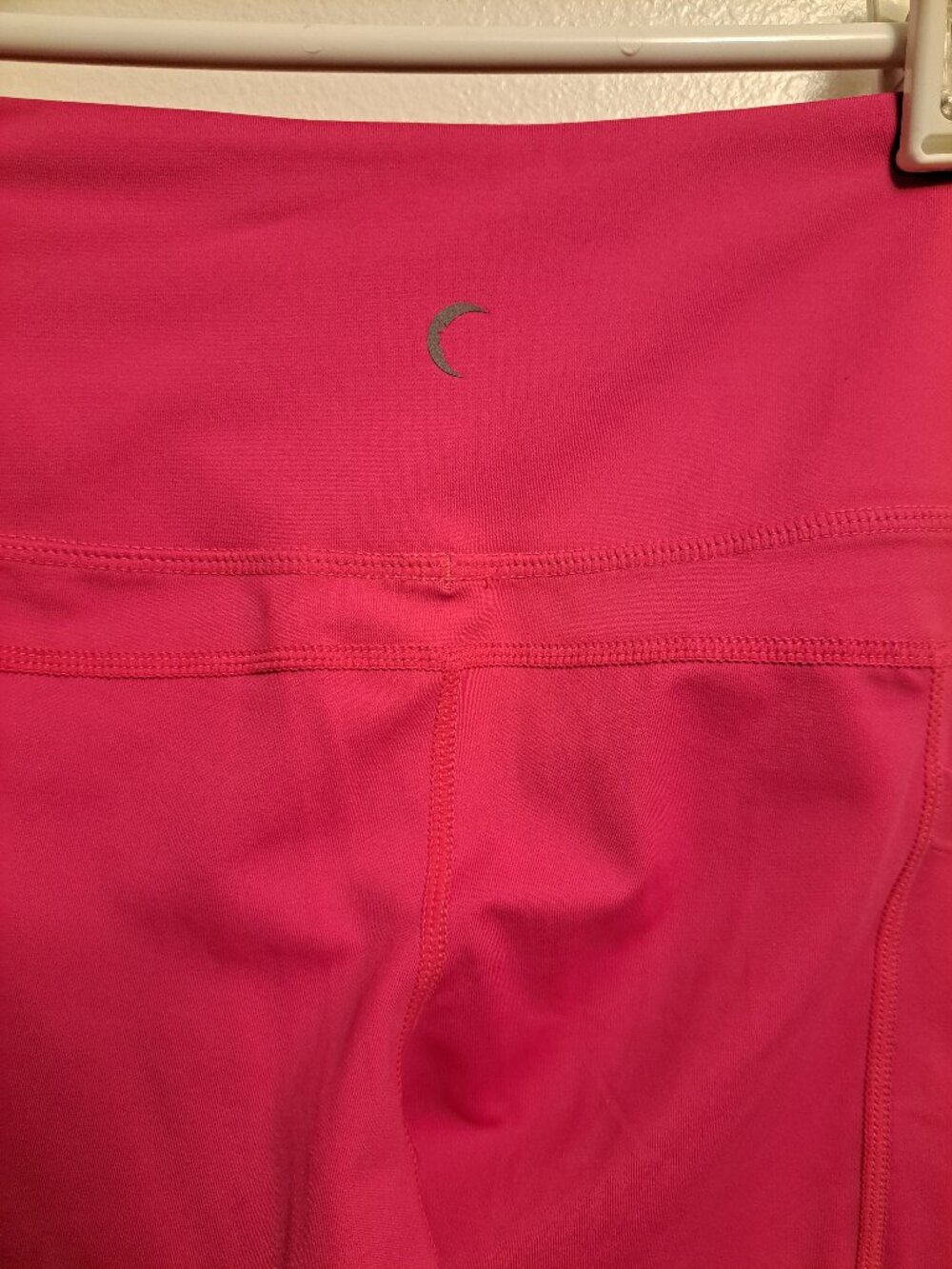 Zyia Active Bright Pink"Light N Tight" cropped legging with side pockets. - Picture 4 of 8